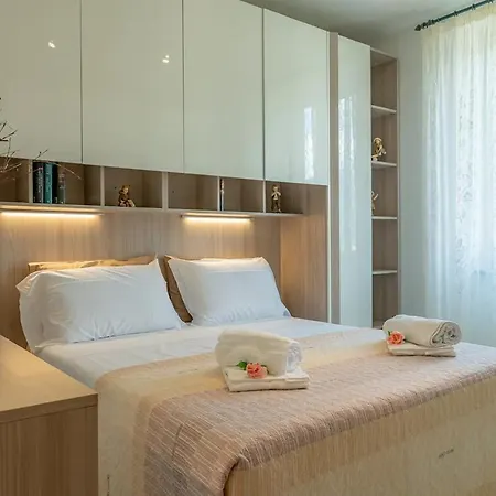 Castle&lake Apartment *