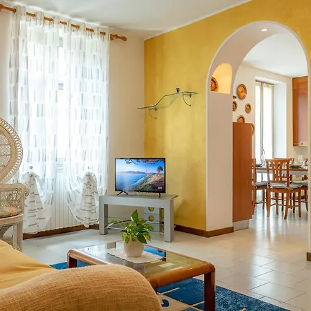 Castle&lake * Rezzonico